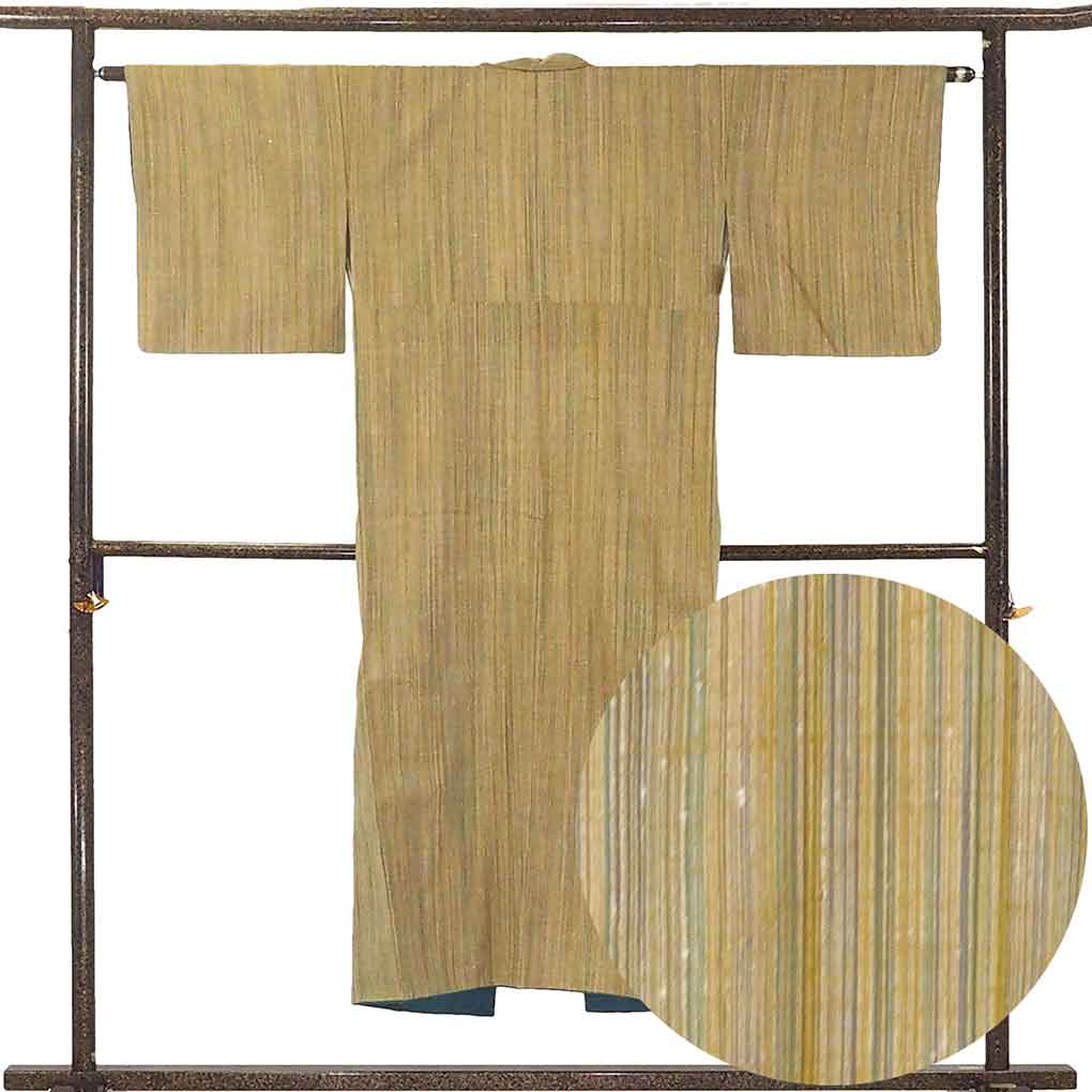【中古】紬 リサイクル着物 身丈143cm 裄63cm 前幅23cm 後幅28cm 袖丈46cm 袖幅32cm レディース 袷 縞 裄Mサイズ 秋冬春用 正絹（シルク）茶色 未使用品 リメイク リユース