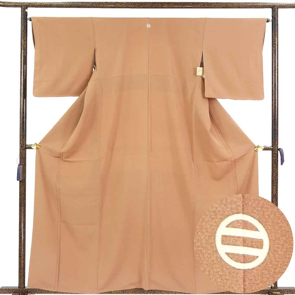 【中古】色無地 リサイクル着物 身丈161cm 裄66cm 前幅24.5cm 後幅29.5cm 袖丈49cm 袖幅33cm レディース 袷 無地 裄長 裄M-Lサイズ 秋冬春用 正絹(シルク)ブラウン 未使用品 リメイク リユース|リサイクル着物 呉服のきくや