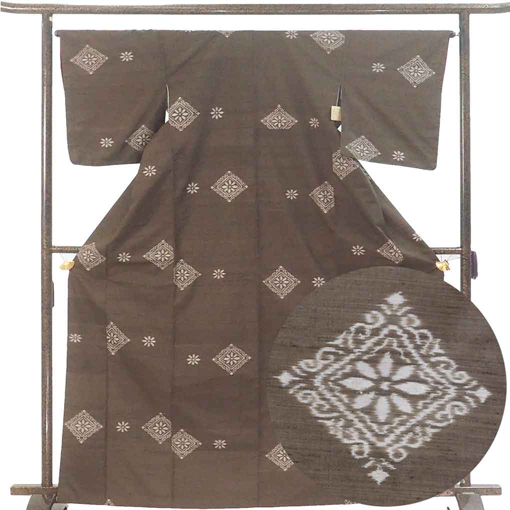 【中古】紬 リサイクル着物 身丈167cm 裄65cm 前幅22.5cm 後幅29cm 袖丈49cm 袖幅34cm レディース 袷 絣模様 裄Mサイズ 秋冬春用 正絹（シルク）ブラウン トールサイズ 未使用品 リメイク リユース