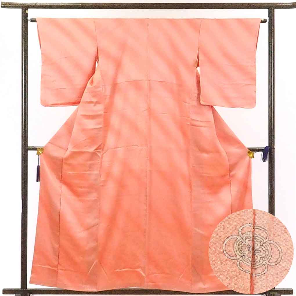 【中古】色無地 リサイクル着物 身丈159cm 裄63cm 前幅24cm 後幅28cm 袖丈52cm 正絹（シルク） レディース 袷仕立 無地 秋冬春用 ピンク地 裄Mサイズ リユース