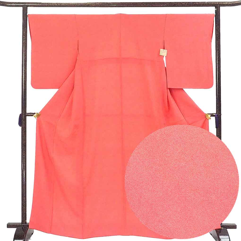 【中古】小紋 リサイクル着物 身丈166cm 裄68cm 前幅24.5cm 後幅31cm 袖丈56cm 袖幅34.5cm レディース 袷 鮫小紋 裄長 裄Lサイズ 秋冬春用 正絹（シルク）ピンク地 トールサイズ 美品 リメイク リユース｜リサイクル着物 呉服のきくや
