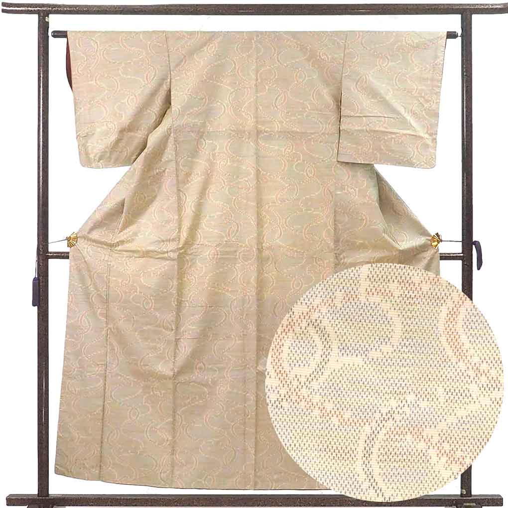 【中古】紬 リサイクル着物 身丈157cm 裄丈63cm 前幅24cm 後幅28cm 袖丈49cm 袖幅32.5cm レディース 袷 連続模様 裄Mサイズ 秋冬春用 正絹（シルク）ベージュ やや難 リメイク リユース