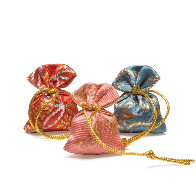 楽天市場】玉初堂 花小袖 床置用 匂い袋 お香 : お香・線香・香木の