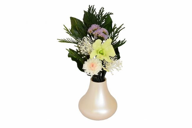 花立て 写経用紙 花立 花 ｈａｎａ カメオベージュ色 日本製現代仏具 金属花立 仏具 おりん 手作り花立 おしゃれな花立 印伝 名刺入れ きれいな花立 ごくらくや かわいい球根型をした金属 真鍮 製の花立てです 送料無料 国産 手元供養 きれい 仏具 おしゃれ