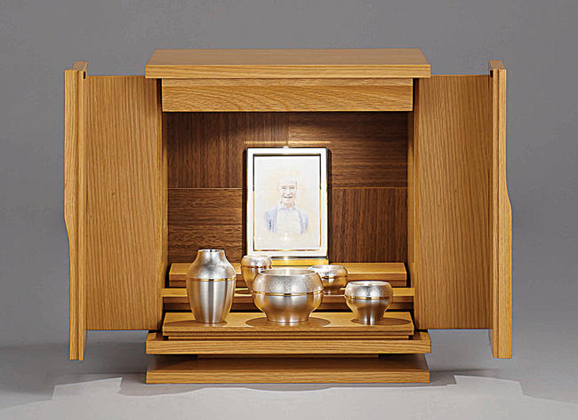 現代仏具 真鍮製仏具 現代仏壇 ミニ仏壇仏具 おしゃれ道具 現代仏具 ソワレ シルバー 日本製 おしゃれ道具 八木研製 具足 真鍮仏具 具足 五具足 おしゃれ仏具 八木研製 具足 金属仏具 モダン仏具 仏具セット ごくらくや富山県高丘の熟練職人の手作り仏具です