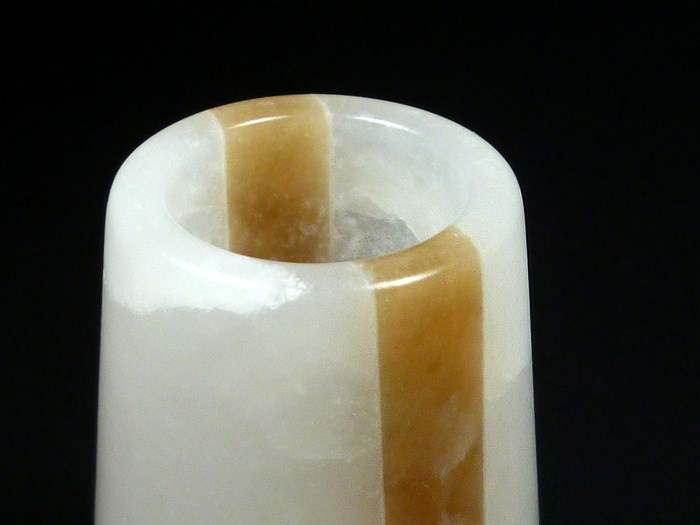 天然石仏具 線香差し コルノ 長さ8cm 線香入れ 線香差し 石仏具 ミニ仏壇 アラバスター製 手作り仏具 石仏具 小さいお仏壇 線香立て 現代仏具 八木研 日本製現代仏具 線香差し 線香筒 お道具 ごくらくやお線香を入れるお線香差しです 国産 綺麗な天然石