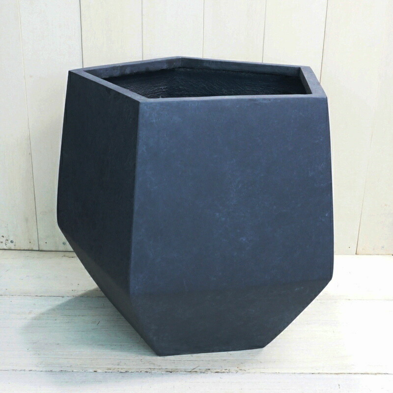 楽天市場 植木鉢 おしゃれ 大型 プラスチック ペンタゴン M 50cm 17号 底穴あり ファイバークレイ 軽い 軽量 丈夫 五角形 多面体 黒 グレー プランター 鉢 特大 大きめ ガーデニング 室内 植え替え 鉢植え 園芸 観葉植物 多肉植物 塊根植物 サボテン つる性 シダ