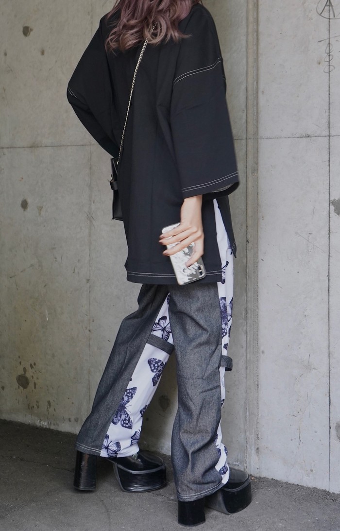 楽天市場 Butterflies Black Denim Switching Pants レディース パンツ ボトムス デニムパンツ ブラックデニム 黒デニム ファッション おしゃれ お洒落 ブランド 韓国ファッション ストリートファッション 蝶柄 A D G 原宿系 エーディージー A D G
