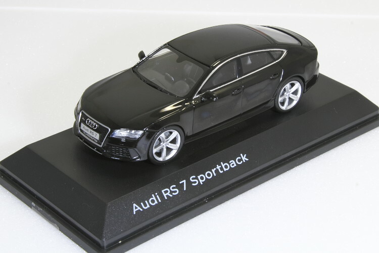 楽天市場】AUDI特注 1/43 アウディ Q5 スポーツバック (ホワイト) 2025