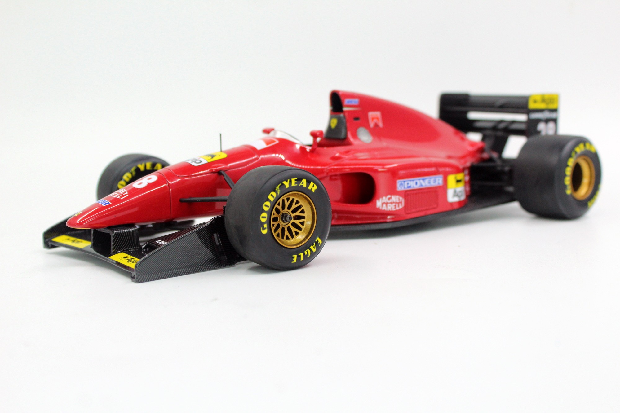 ミニカー　1/18 フェラーリ 412 T1B 1994 ドイツGP J.アレジ #27 [GRP172A] 楽天市場】GPレプリカ 1/18 フェラーリ 412 T1B #28 優勝 ドイツ