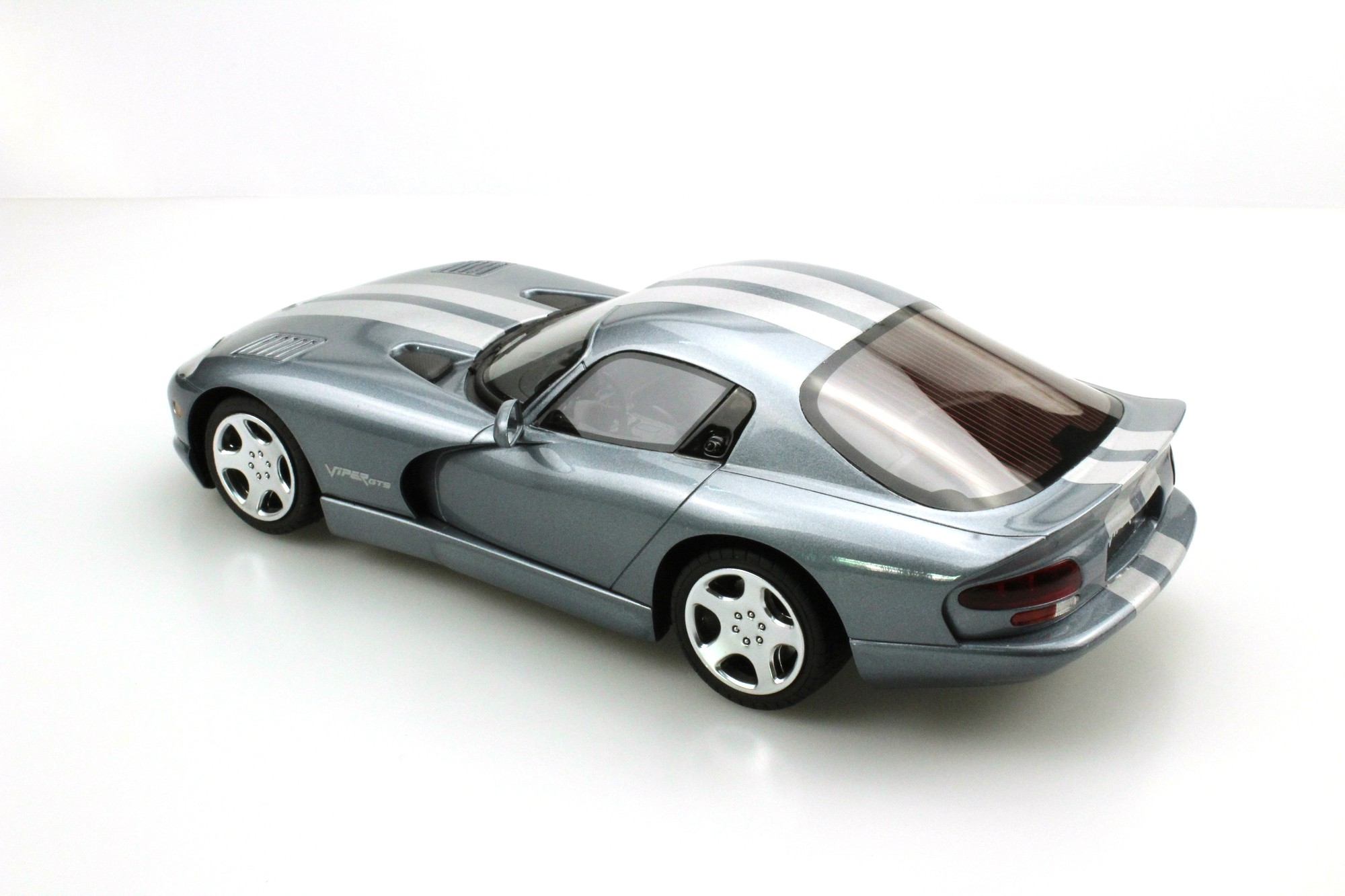 Ls Collectibles 1 18 ダッジ バイパー Gts 00 グレイ Dodge Viper Grey Newbyresnursery Com