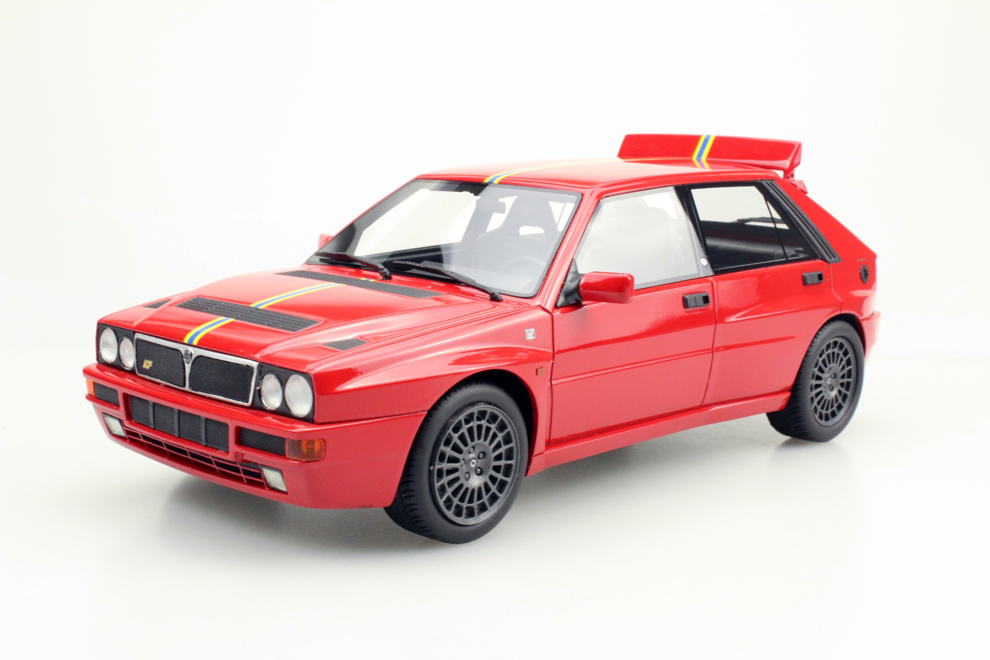 激安本物 ミニカー トイカー レッド Ii エヴォリューション インテグラーレ デルタ ランチア 1 18 Collectibles Ls Lancia Red Ii Evolution Integrale Delta Dgb Gov Bf