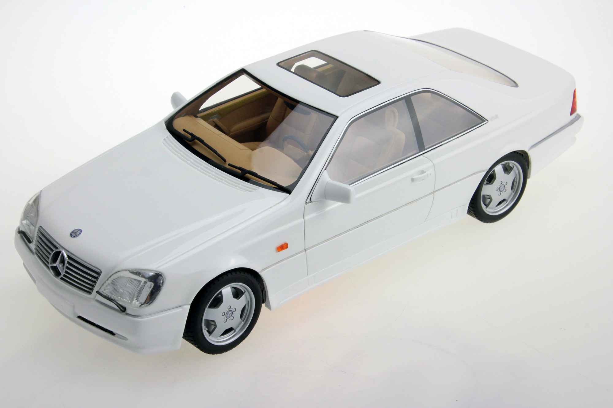 LS Collectibles 1/18 メルセデス AMG CL600 7.0 クーペ ホワイト AMG-Mercedes Coupe white