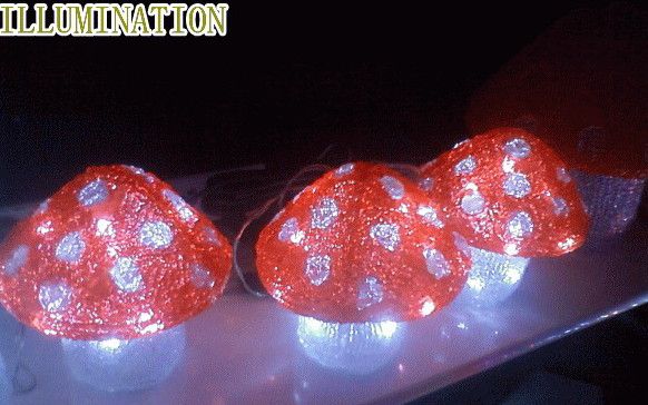LEDアクリル【マッシュルーム】【90球】【レッド】【3連】キノコ☆今年は一段とクォリティーがたかい！　LEDイルミネーション　【LED】【２０ 】【送料無料】【クリスマス】【イルミネーション】【電飾】【モチーフ】【大人気】