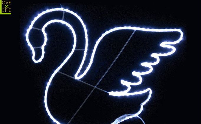 【LED】【イルミネーション】【大型商品】LEDクリスタル スワン【白鳥】【Lサイズ】【ライン】【平面】【壁掛け】【アート】【輝き】【電飾】【モチーフ】【クリスマス】【クリスタル】かわいいスワンのラインモチーフ シンプルなデザインで万能です