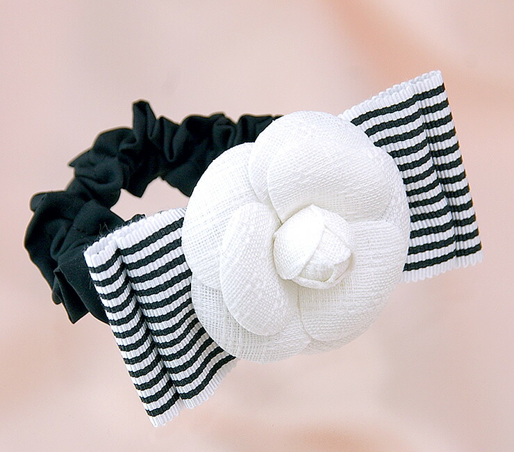 結婚式 セレブ 高級 大人 パーティー ヘアアクセサリ 披露宴 誕生日 プレゼント 女性 贈り物 カメリア Mokuba シュシュ 白川みき ヒルナンデス シュシュ モデルがプロデュース Ate 大人可愛いストライプリボンのカメリアシュシュ Ate 送料無料