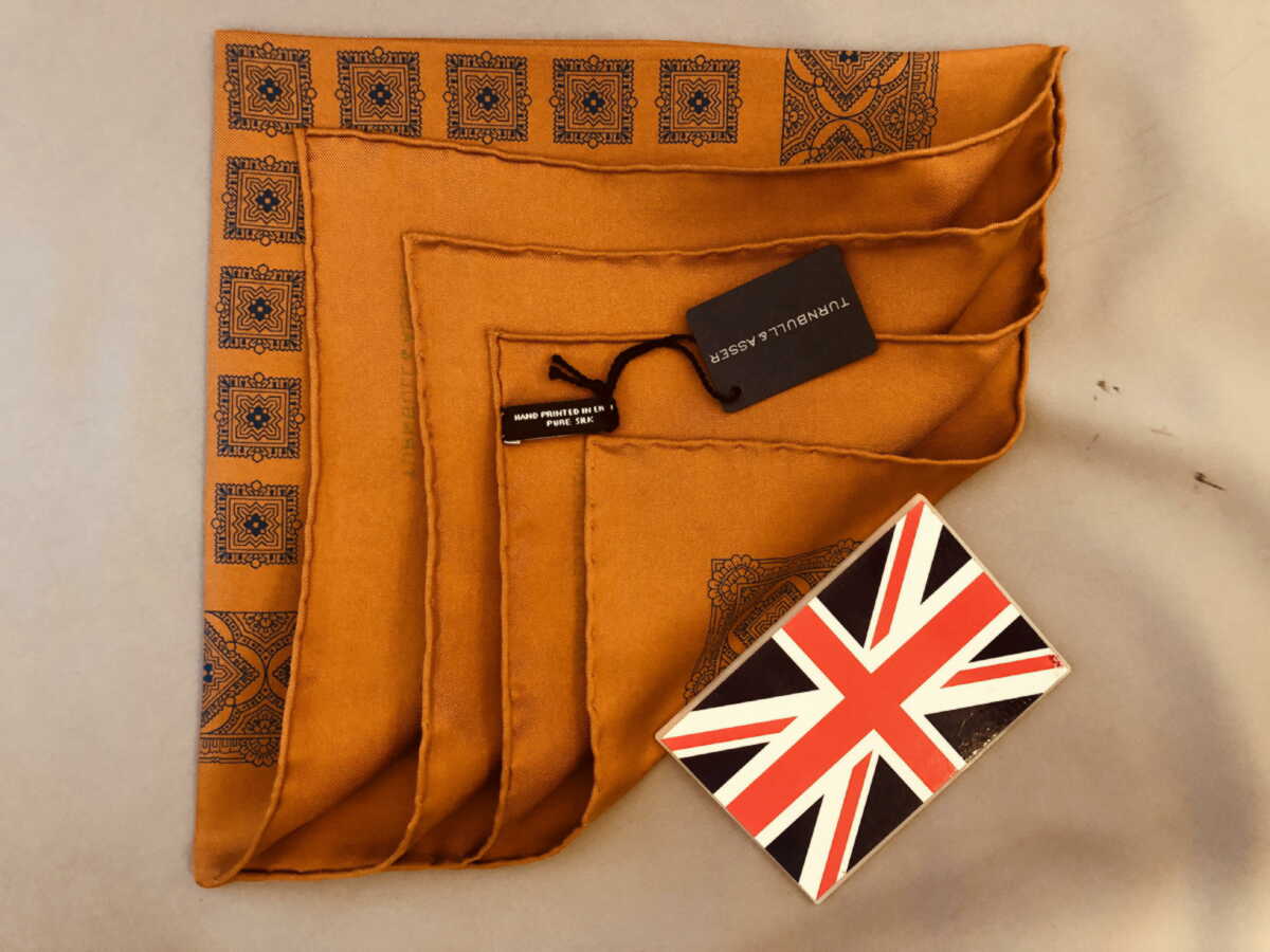 衣嚢大将 地絹チーフ メンズ ジェントルマン イギリス製 Silk ターンブル アッサー Turnbull Asser 大判 ツイル ジオメ Orange Navy Size45x45cm C018 Cannes Encheres Com