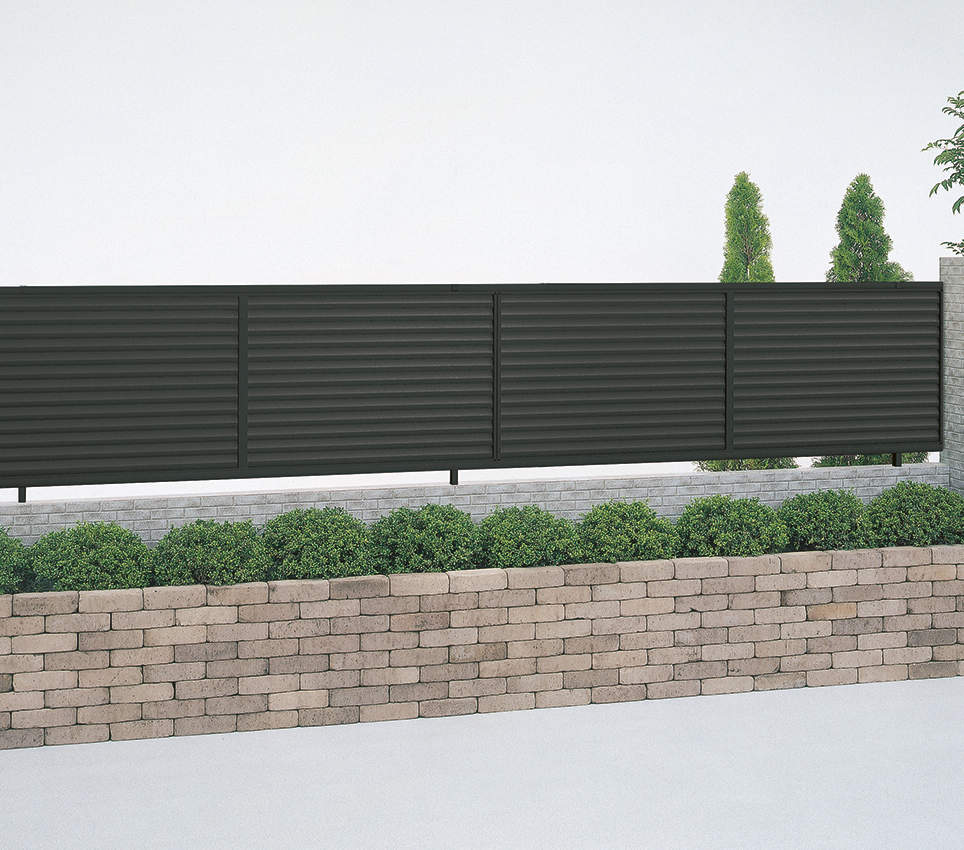 横目隠しフェンス 幅1998mm 高さ10mm ブラック色 風通しの良いルーバータイプ 格安アルミフェンス 横目隠し 外構 Diy 安心の日本製 送料無料 Fitzfishponds Com