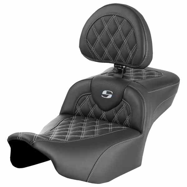 取寄せ ロードソファ エクステンデッドリーチシート - バックレスト付き - ラティスステッチ - シルバーステッチ - FLTR/FLHX 23-24 サドルマン Roadsofa? Extended Reach Seat - with Backrest - Lattice Stitch - Silver St 823-07-184B5 DRAG 08011735