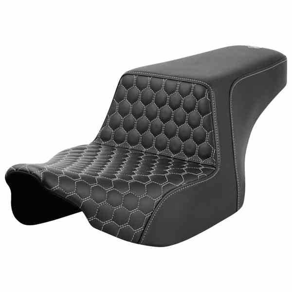 取寄せ ステップアップシート - フロントハニカム - シルバーステッチ - FL 23-24 サドルマン Step-Up Seat - Front Honeycomb - Silver Stitching - FL '23-'24 823-07-17705 DRAG 08011829