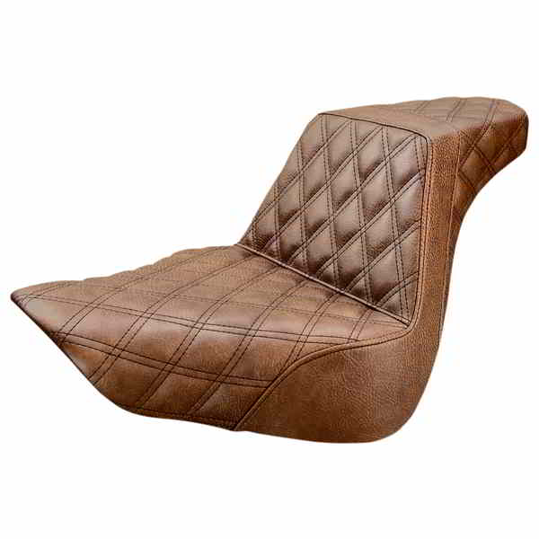 取寄せ ステップアップシート - フルラティスステッチ - ブラウン - FL/FX 18-24 サドルマン Step-Up Seat - Full Lattice Stitch - Brown - FL/FX '18-'24 818-27-175BR DRAG 08021016｜ハーレーパーツデポ