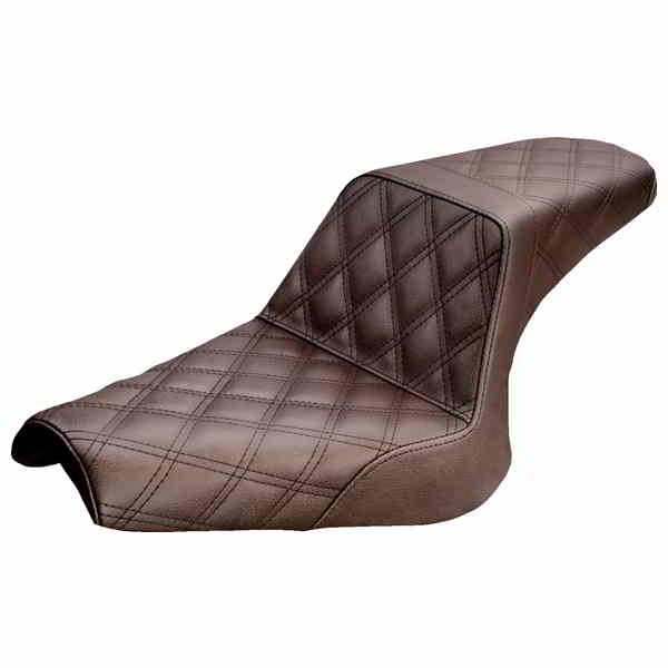 取寄せ ステップアップシート - フルラティスステッチ - ブラウン - ボルト 13-24 サドルマン Step-Up Seat - Full Lattice Stitch - Brown - Bolt '13-'24 Y13-16-175BR DRAG 08102058|ハーレーパーツデポ