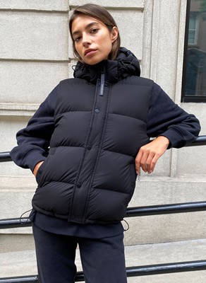Aritzia アリツィア TNA The Super Puff Vest