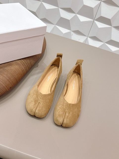 Maison Margiela メゾンマルジェラ MM6 エムエムシックス タビバレエシューズ 木目細か シューズ なめし革 足袋 タビ バレー レディース パンプス 棲み家 マルジェラ