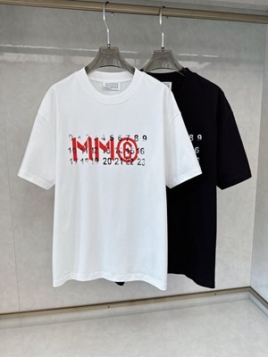 Maison Margiela メゾンマルジェラ MM6 エムエムシックス  レディース メンズ ティーシャツ トップス 赤