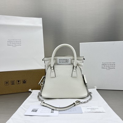 Maison Margiela メゾンマルジェラ マイクロ ハンドバック ショルダーバッグ ファイブエーシー 古典派音楽 2WAY 白いこと 5AC 棲み家 マルジェラ