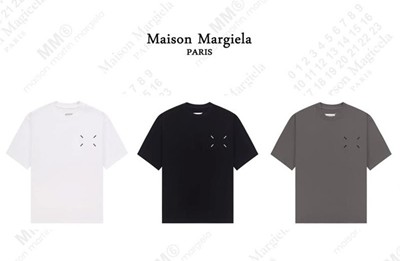 Maison Margiela メゾンマルジェラ ティーシャツ MM6 エムエムシックス トップス 暦 電話番号ロゴタイプ メンズ レディース 棲み家 マルジェラ
