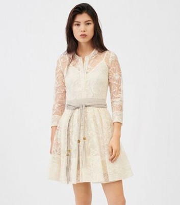 maje  BELTED LACE DRESS 衣装