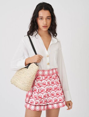 maje  Wide-cut shorts with all-over さる股引き