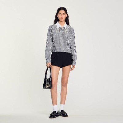 SANDRO 沙子ロ Cropped shirt with rhinestone bib プルオーバー Yシャツ