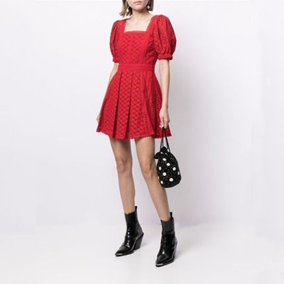 Self-Portrait Red Cotton Broderie Mini Dress衣装