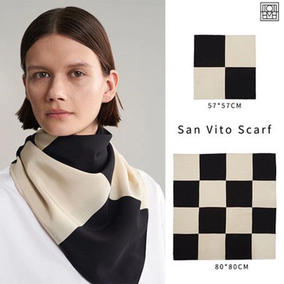 TOTEME トーテム Centered monogram silk scarf えり巻き