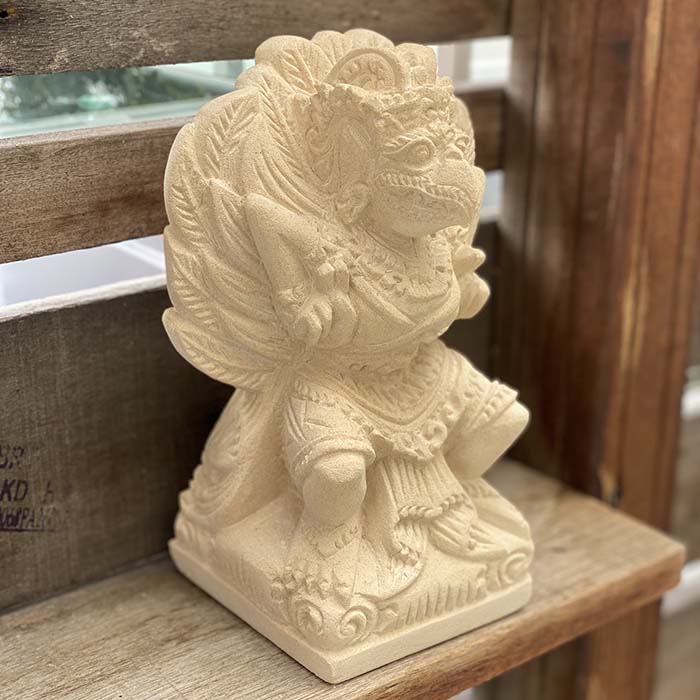 ガルーダの石像55cm 天然石パラスストーン 石彫り彫刻 ガルーダの置物 楽天市場】ガルーダの石像55cm 天然石パラスストーン 石彫り彫刻