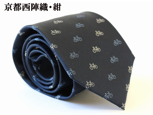 楽天市場 送料無料 自転車 ネクタイ ブランド 京都西陣織 結婚式 おしゃれ かわいい 自転車柄 Cycle サイクル 人気 嬉しい 就職祝い プレゼント ギフト 祝い 自転車ネクタイ 自転車モチーフ 通販 就活 高級 絹 シルク 西陣ネクタイ 紺 バイシクルギフト