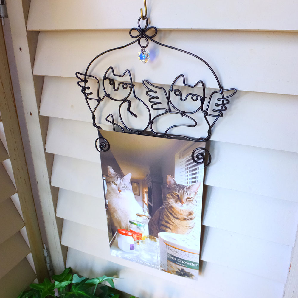 楽天市場 天使猫のカードフック ペア アンティーク風 ウォールアート ワイヤークラフト サンキャッチャー ハンドメイド ワイヤーアート ドアプレート 手作り 壁飾り 壁掛け 猫グッズ 猫モチーフ 猫 かわいい 雑貨 猫 好き な 人 プレゼント ギフト 猫 誕生日 母の日 花