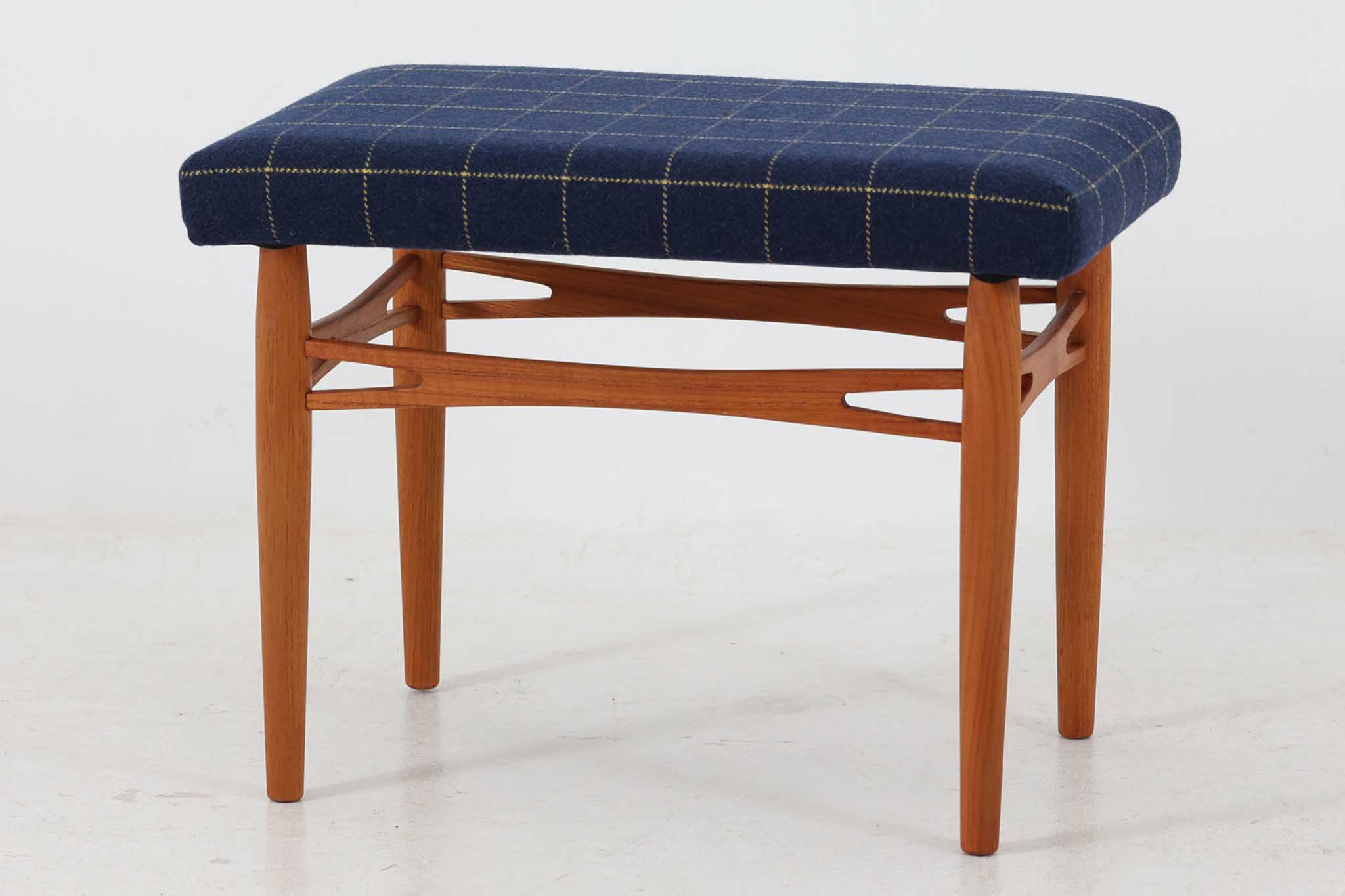 ①60-70s/フリッツハンセン/ドットスツール/3本脚 フリッツ・ハンセン / FRITZ HANSEN ドットスツール 3本脚