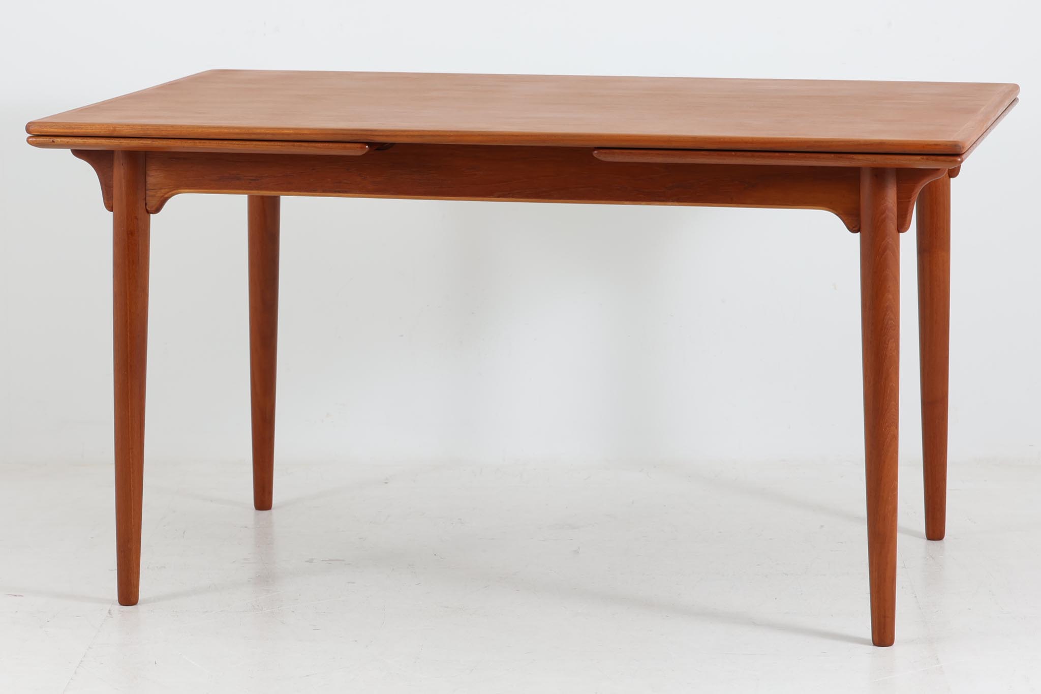 VINTAGE TEAK OVAL TABLE チークオーバルテーブル (303) – NONOR