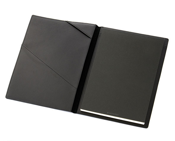レポートパッドホルダー Totonoe トトノエ Thr00a4 Bkl Totonoe 文房具 文具 おしゃれ ブラックレザーバージョン デザイン ステーショナリー メモ ノートファイル ホルダー ギフト 就職 入学 高級 革 大人 仕事 海外 輸入 デザイン文具ならイーオフィス レポートパッドホルダー Totonoe トトノエ Thr00a4 Bkl Totonoe 文房具 文具 おしゃれ ブラックレザーバージョン デザイン ステーショナリー メモ ノートファイル ホルダー ギフト 就職 入学 高級 革 大人 仕事 海外 輸入 デザイン文具ならイーオフィス