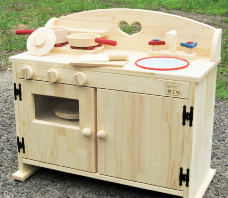 手作り木製ままごとキッチンdhk吉野桧製フライパンお鍋付き 大阪府泉佐野市 ふるさと納税 ままごと ごっこ遊びトイ 家事 大きなレンジの着いた大型 ままごとキッチンに 吉野桧から削り出し製作をした フライパンとお鍋がセットになっています 到着したその日 手作り木製ままごとキッチンdhk吉野桧製フライパンお鍋付き 大阪府泉佐野市 ふるさと納税 ままごと ごっこ遊びトイ 家事 大きなレンジの着いた大型 ままごとキッチンに 吉野桧から削り出し製作をした フライパンとお鍋がセットになっています 到着したその日