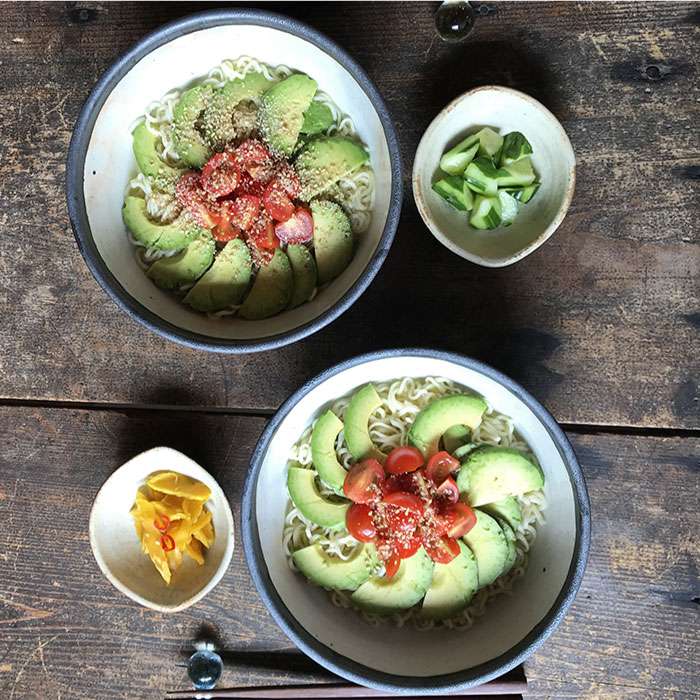 ふるさと納税 受注産する 麺頭骨コンビ後景 アイアンブラックつづき物 糸島 うつわと手仕事の販売店 研 鉢 磁器 食器 手作り 手工芸品 丼鉢ぶり Ard010 Cannes Encheres Com