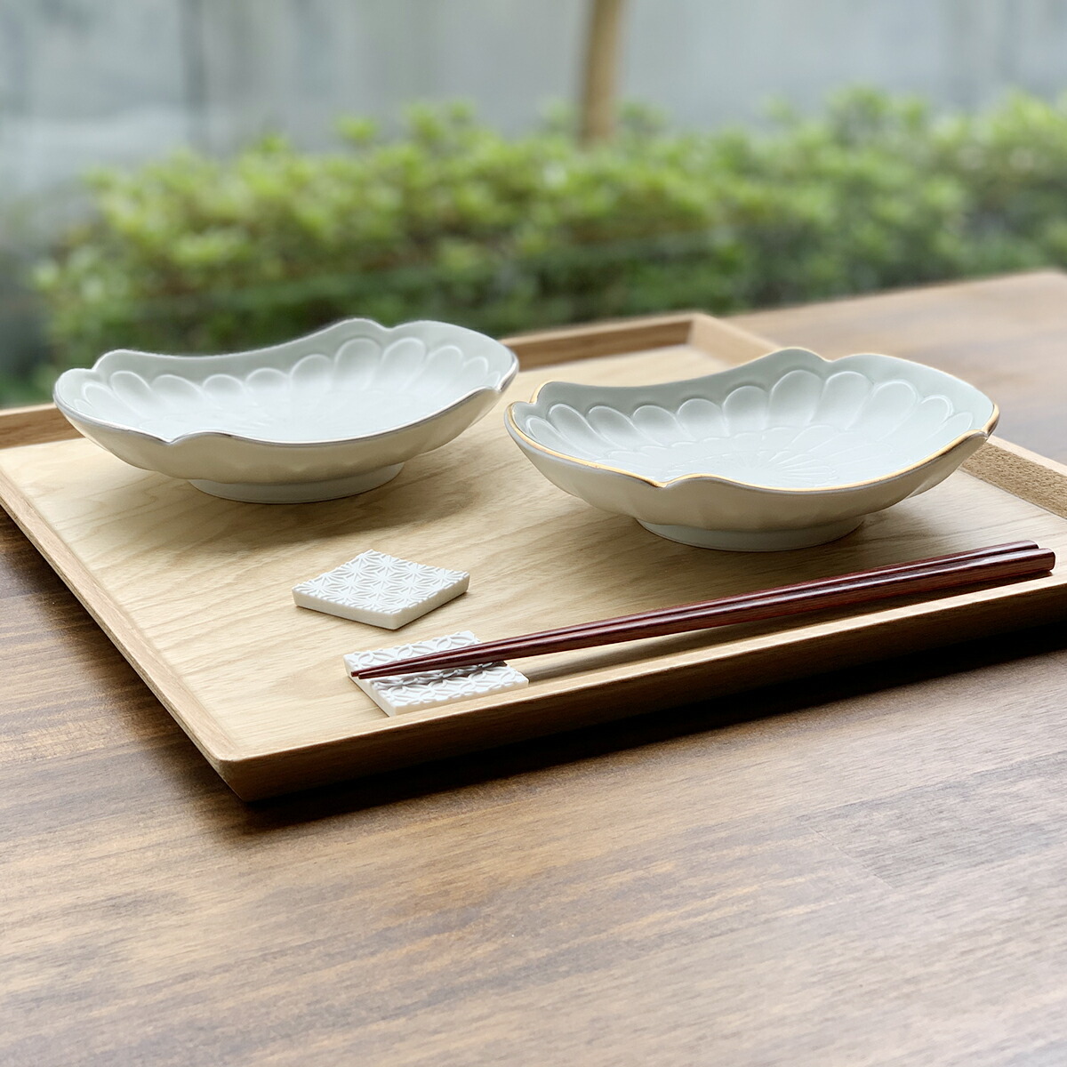 A20-225【ふるさと納税】有田焼花彫木甲皿・箸置き4点セットまるふく