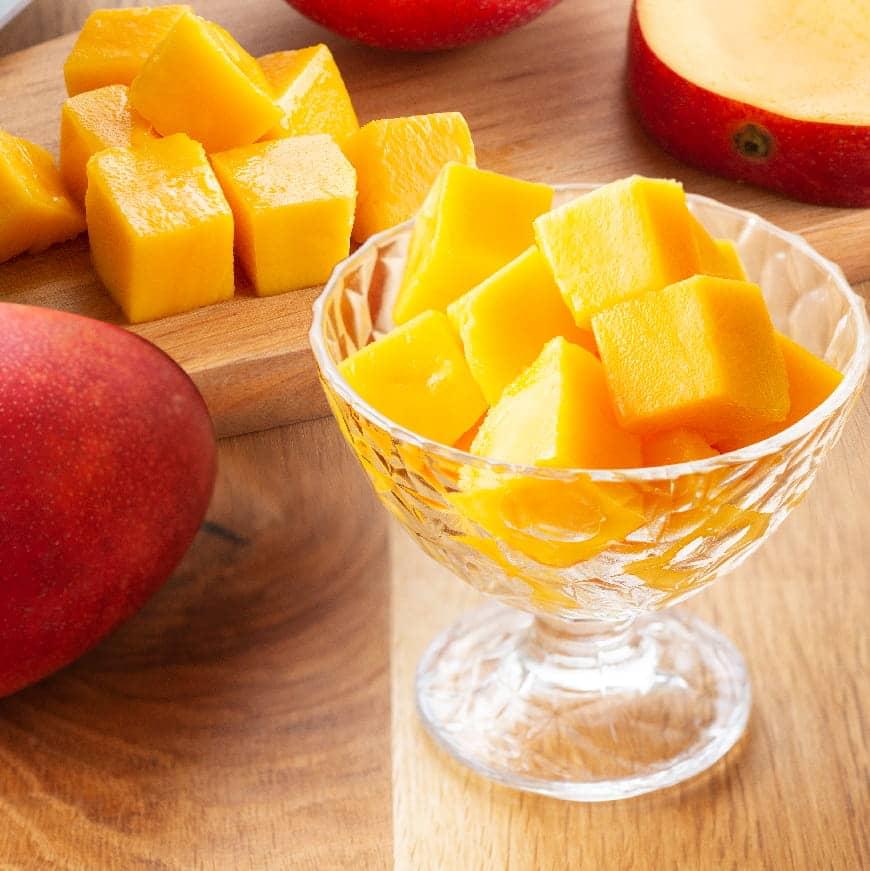 ふるさと納税 成合うマンゴー 赤色女王 塊 4l 通算1000g以上 行先是認 果物 フルーツ 宮崎県制定 川南ビレッジ産 間減軽 クォンティティ限定 貨物輸送無料 G37 Eastjob Pl