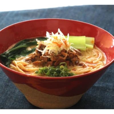【ふるさと納税】【金月そば】担々そば・沖縄そば（4食セット） 〇 沖縄 読谷村 冷凍 自家製麺 読谷本店 4種のゴマ食材の旨味 自家製三枚肉 特製の甘ダレ 細切れラフテー風 ストレート麺 小麦の香り 読谷本店不動の人気メニュー 金月そばの王道