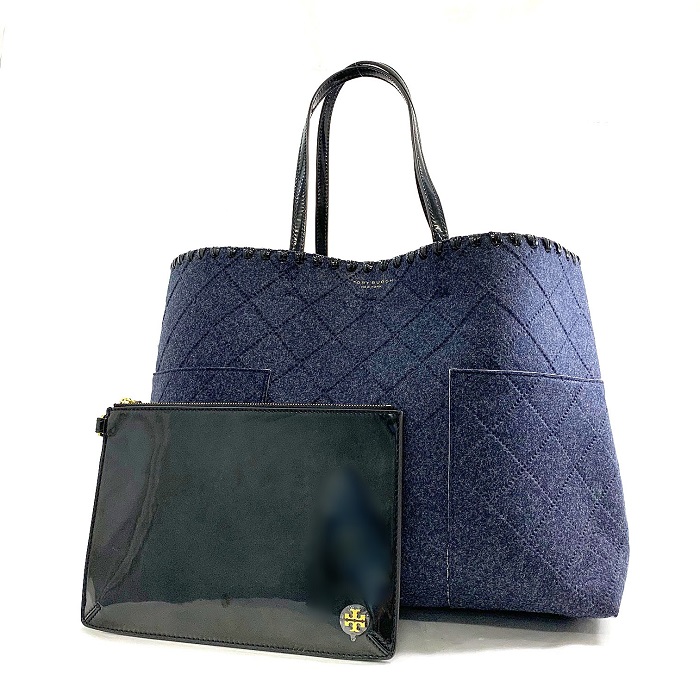 楽天市場 トリーバーチ トートバッグ バッグ 1017 鞄 ネイビー 紺 新品 未使用 美品 フェルト Tory Burch レディース プレゼント 書類 軽量 大容量 ブランド シンプル ポーチ付 本物 鑑定済み 肩掛け レア ギフト キルティング スクエア シンプル