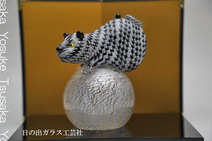 ガラスの干支 酉 干支の酉の置物 17年干支 酉年 鳥の置物の販売 通販 ガラスオブジェ 風水 水晶 Gallery 365 干支 酉 鳥 Unialeph It