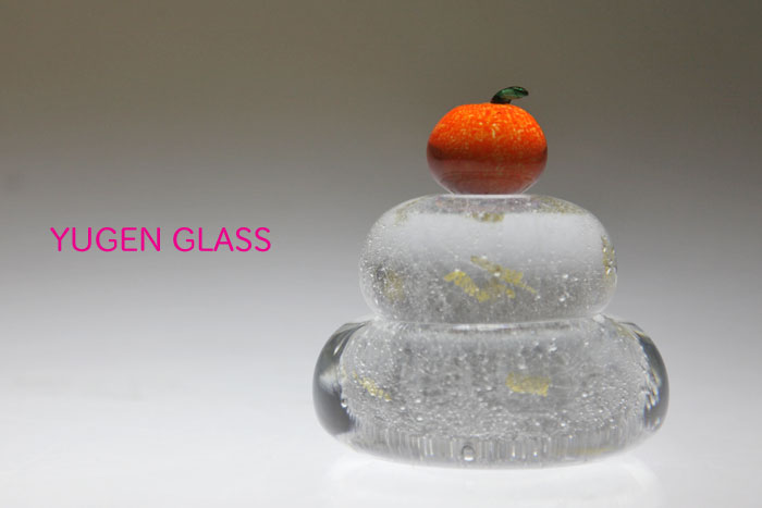 楽天市場 もっちり 大 金箔入りガラスの鏡餅 ガラスオブジェ 置物 鏡餅 仏壇 販売 通販 Gallery 365